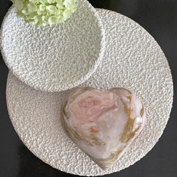 ペルー産ピンクオパール ハート 178grams