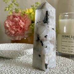 レインボー ムーンストーンとは？