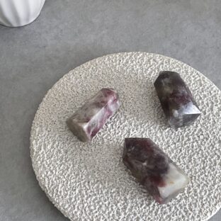 マダガスカル産ユニコーン クリスタル ポイント